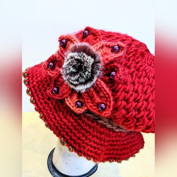 Hand knit burgundy red chunky plush hat lined boho stretchy warm indie cute - Picture 3 of 5